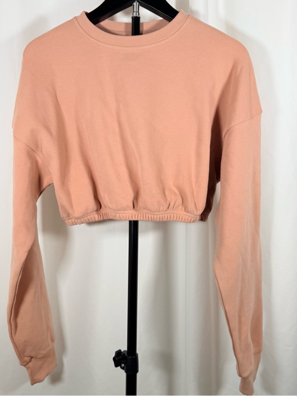 BuffBunny Cropped Pullover in Peachy Blush